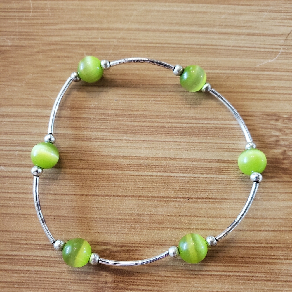 Green Cats Eye Bead Bracelet